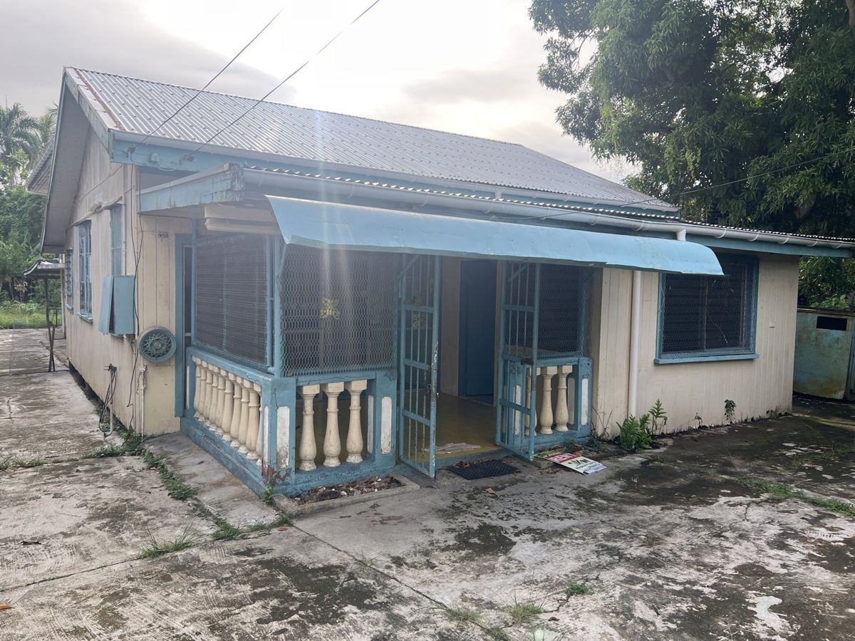 20 Berry Road Flat 1 before renovation
