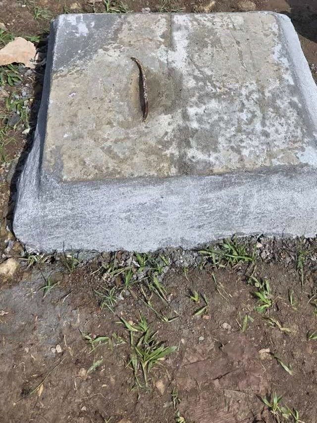 Concrete cover over the finished soak pit